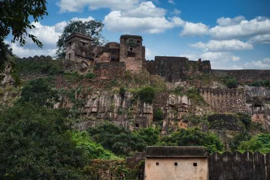 2 Nights 3 Days Jaipur Tour